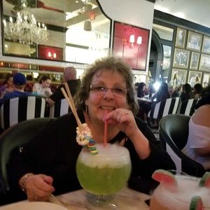 Meet your Posher, Cheryl